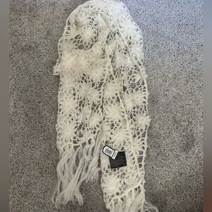Elegant Floral Lace Scarf - Cream